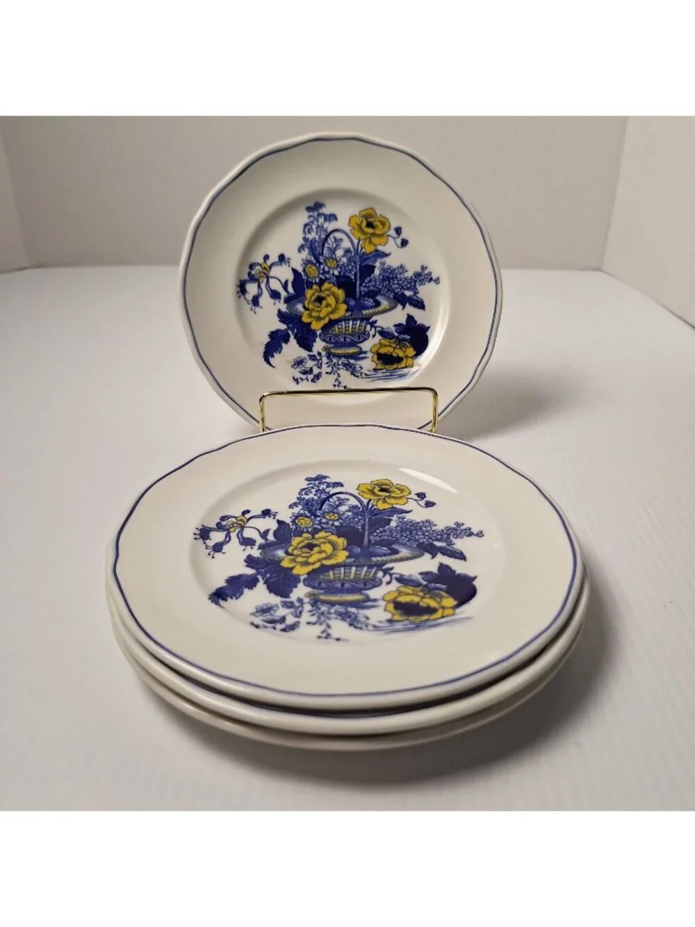 (4) ENOCH WEDGWOOD TUNSTALL SCALLOPED SURREY BLUE YELLOW SALAD/DESSERT PLATES